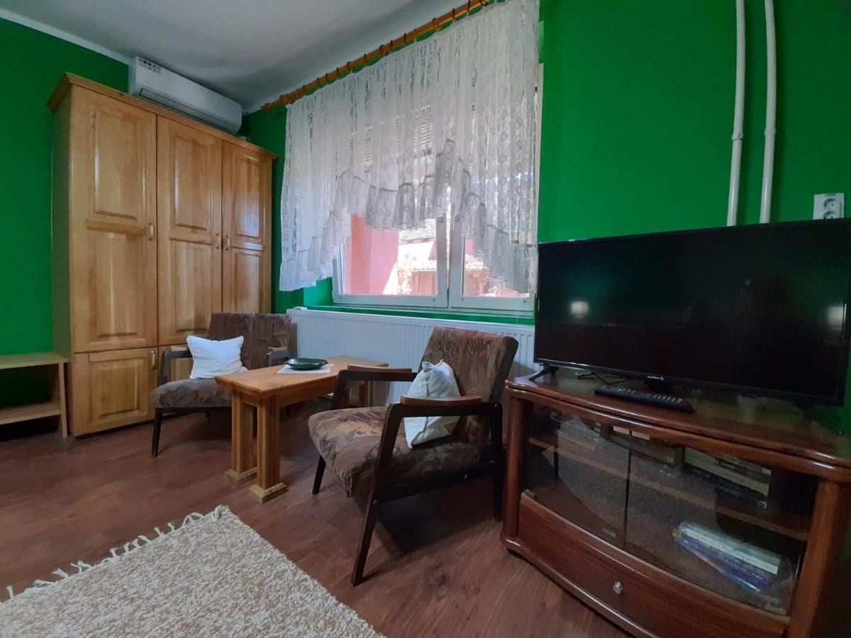 Готель Kucerak Kod Bobe Врднік Номер фото
