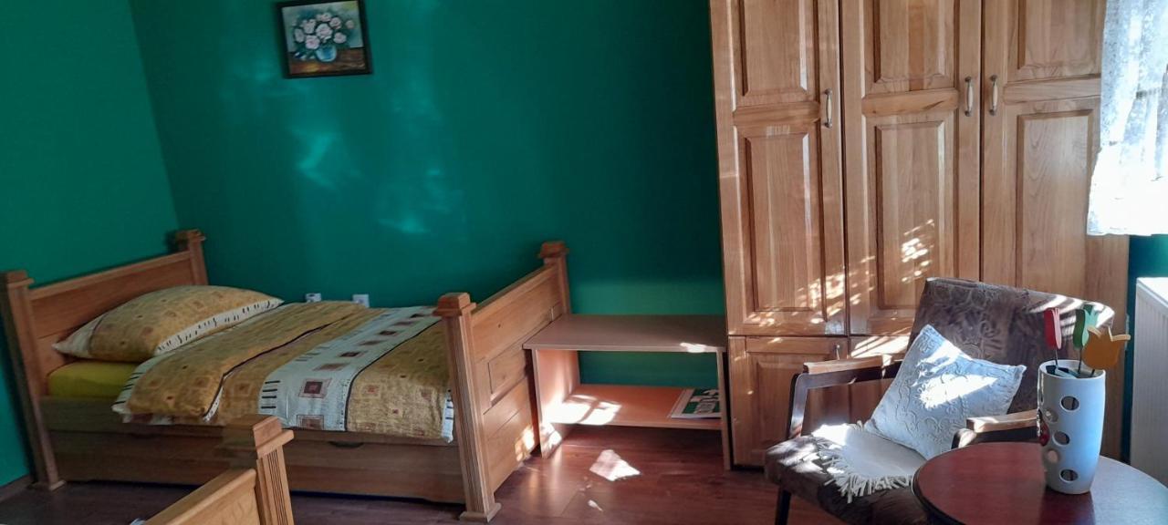 Готель Kucerak Kod Bobe Врднік Екстер'єр фото